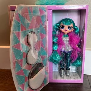 L.O.L Winter Disco O.M.G Doll Cosmic Nova & Cosmic Queen